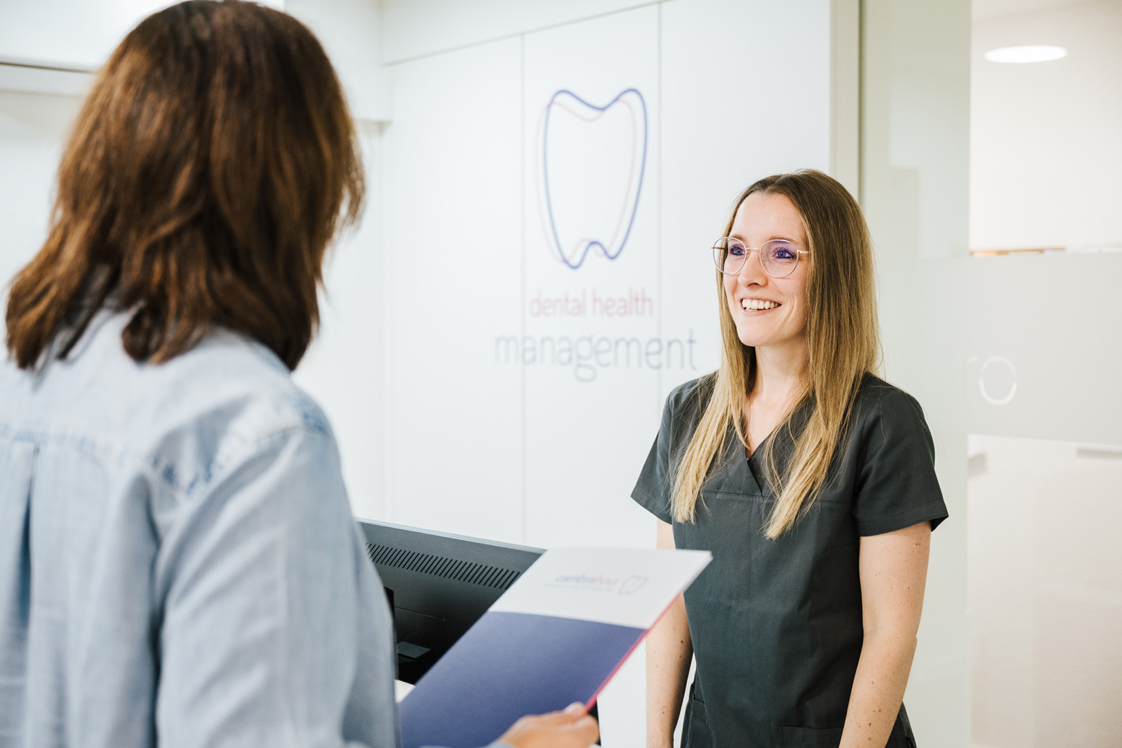 Zahnarztpraxis Cambradent - Empfang